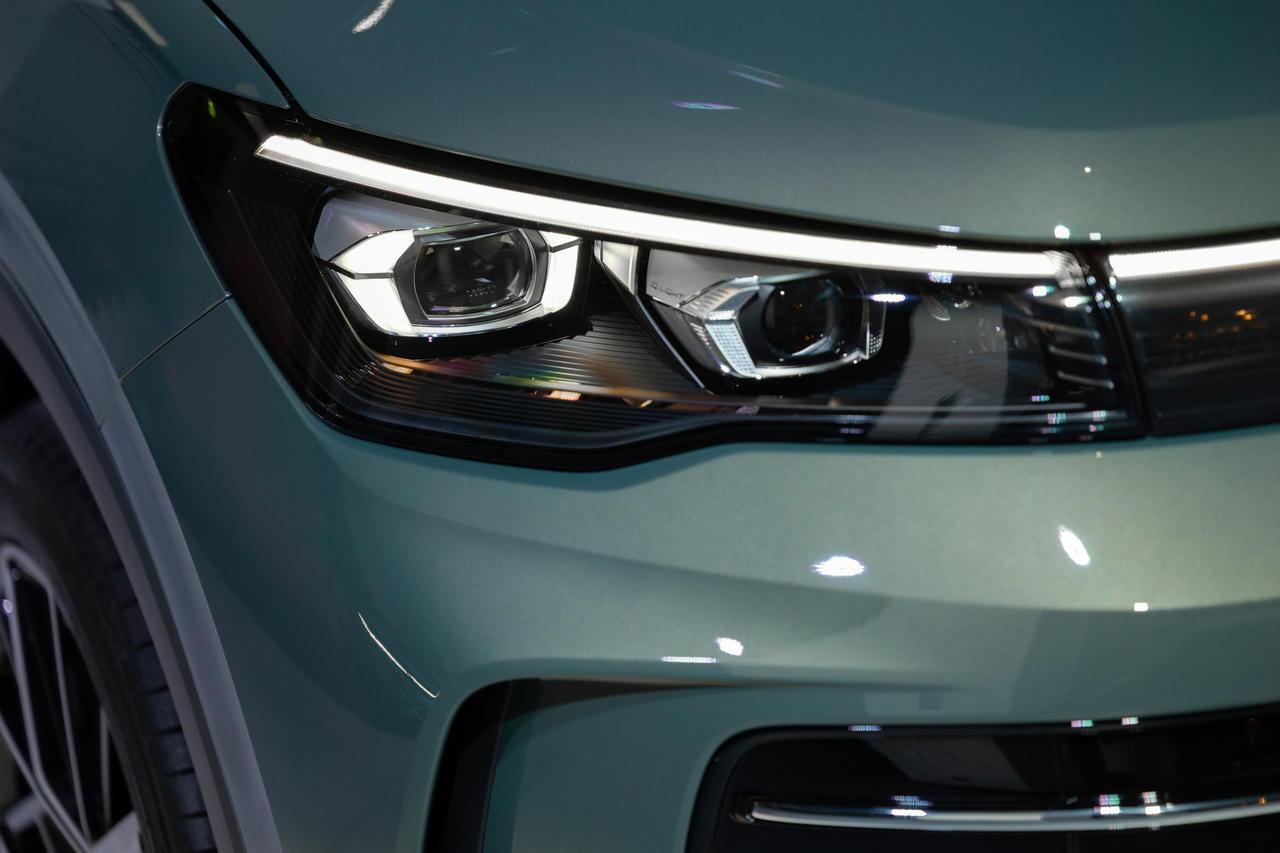 PHARES TEINTEES VW